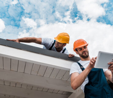How to Spot Roofing and Repair Contractors